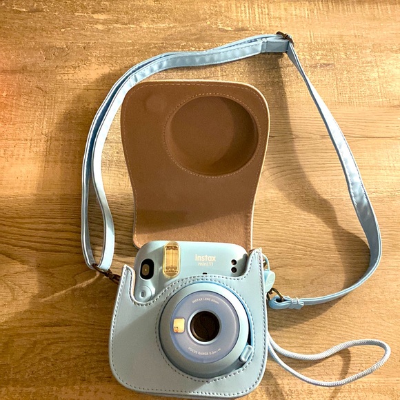 Instant camera - Picture 2 of 3